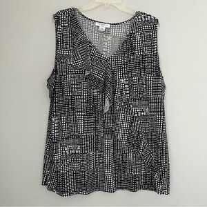 Liz Claiborne Geo Printed Poly Black and White Ruffle Sleeveless Blouse